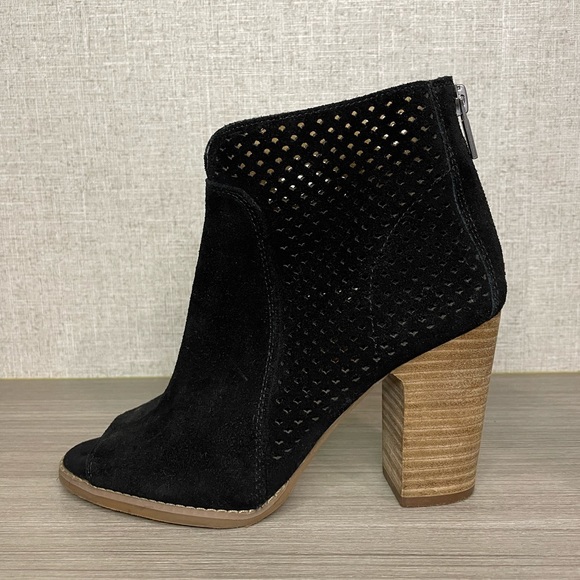 Lucky Brand Lamia Black Suede Ankle Boot Peep Toe Size 6.5 - Picture 5 of 7